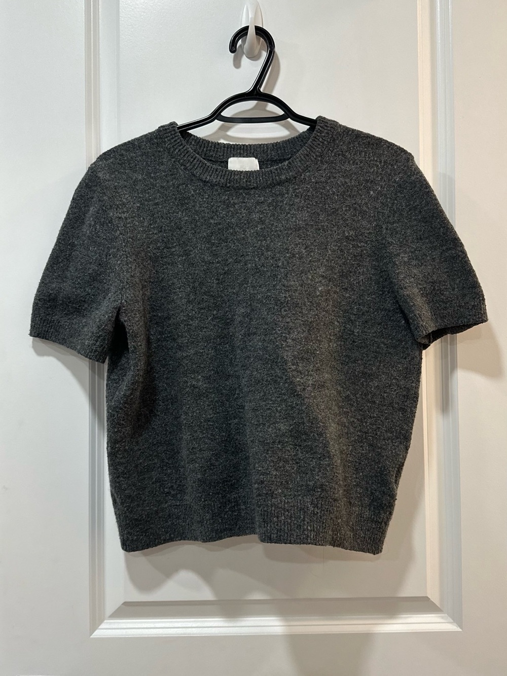 H&M Classic Short-Sleeve Crewneck Sweater - Charcoal
